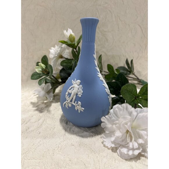 Wedgwood Blue Jasperware Bud Vase With Cherub Relief & Foliate Design - Picture 1 of 12